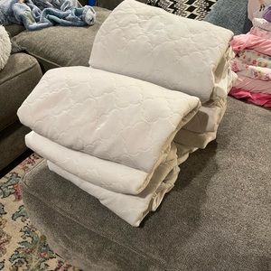 Crib mattress pad covers
